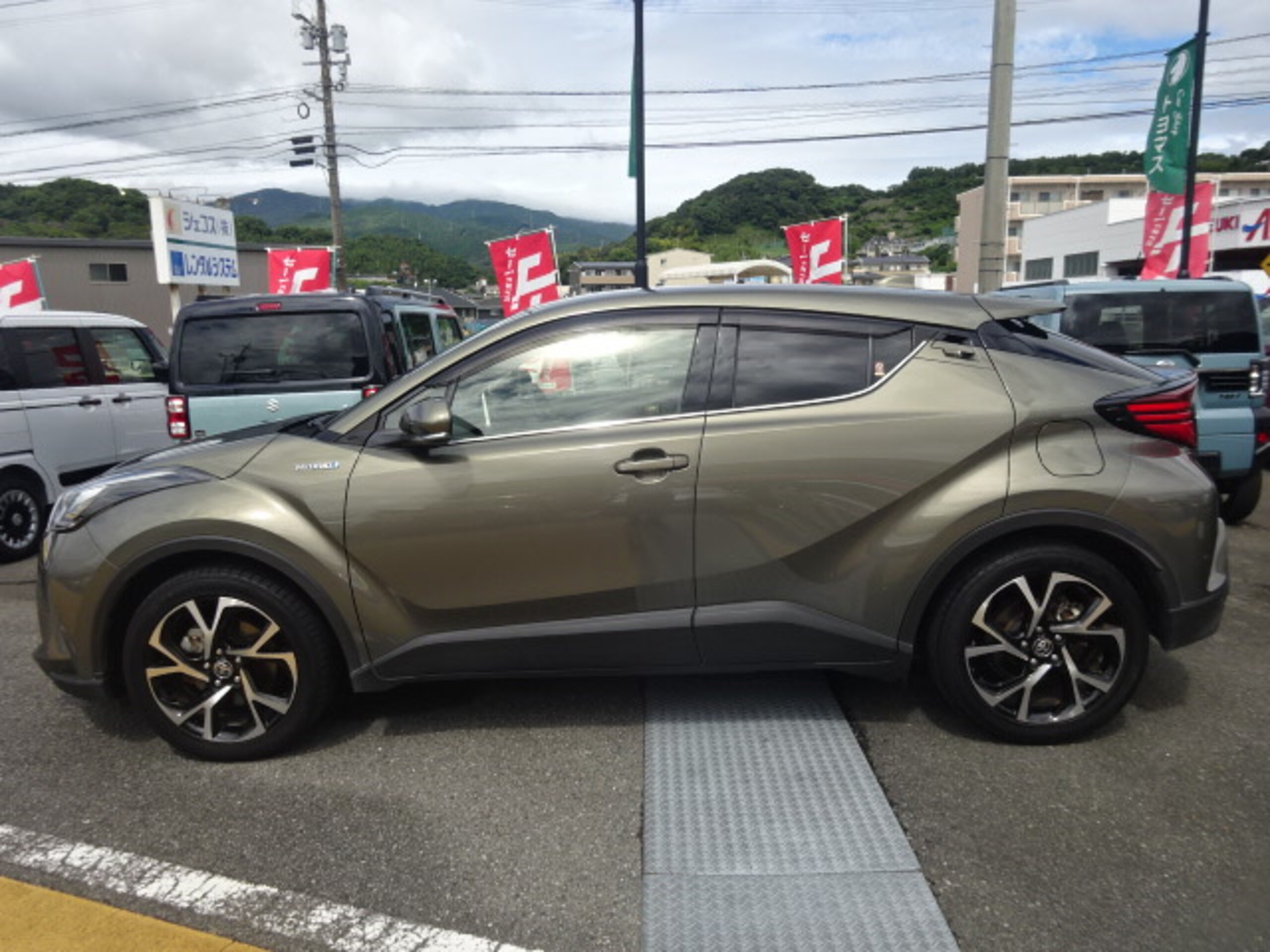 トヨタ C-HR